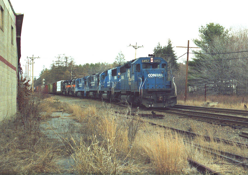 Photo of Conrail SD40-2/SD50 westbound at Plaistow NH 1992