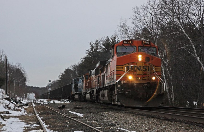 Photo of Bow coal with BNSF leader.