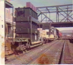Photo of penn central loco picking up a load from the ge plaint at pittsfield ma