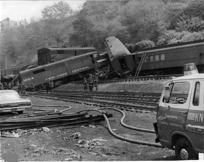 Photo of a head on crash on the new york central at new york city