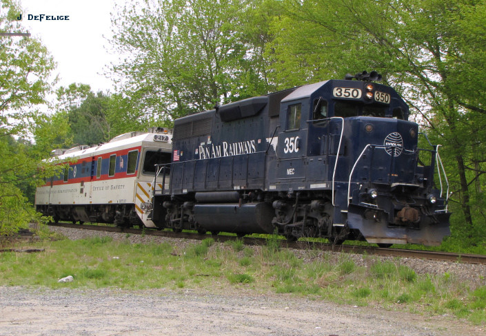 Photo of FRA #217 with Pan Am/MEC #350 at West Chelmsford MA