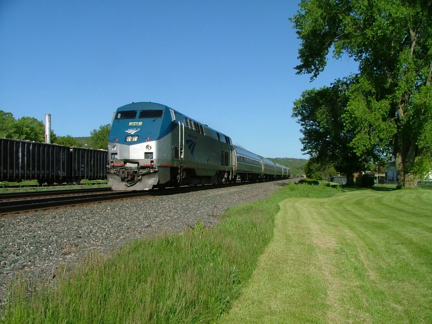 Photo of amtrak train at st johnsville ny