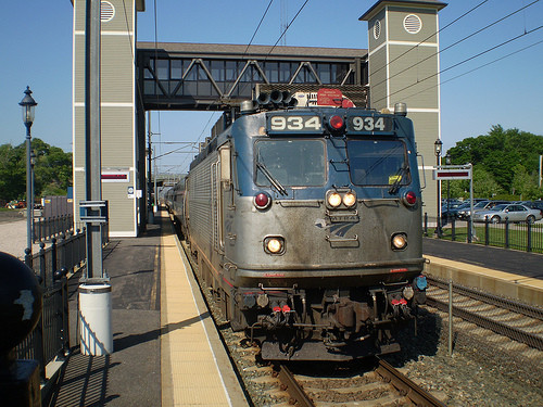 Photo of Amtrak Northeast Regional with AEM-7