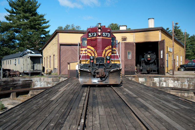 Photo of CSRR GP7 #573 on the N. Conway, NH turntable.