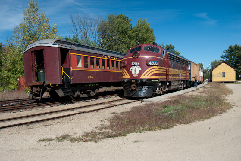 Photo of Mixed Extra #4266 Railfans' Weekend 2009.