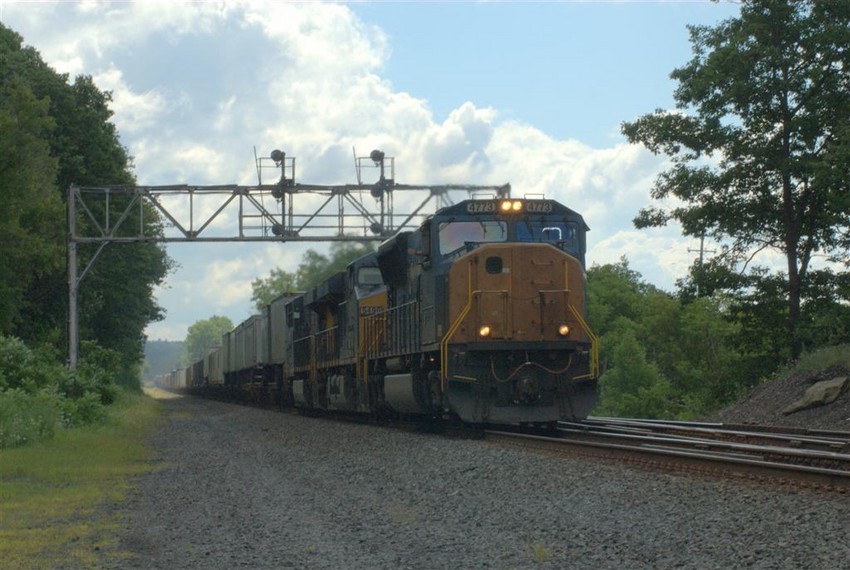 Photo of TOFC led by SD70MAC
