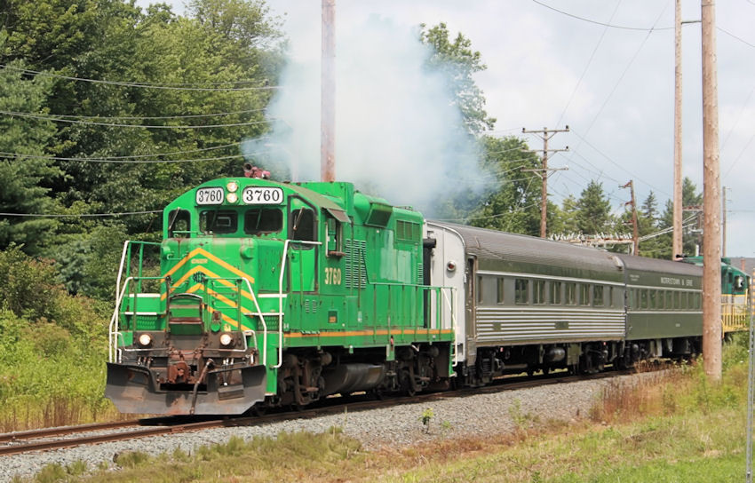 Photo of Central New England Railroad's GP9 #3760 smokes it up for a photo runby