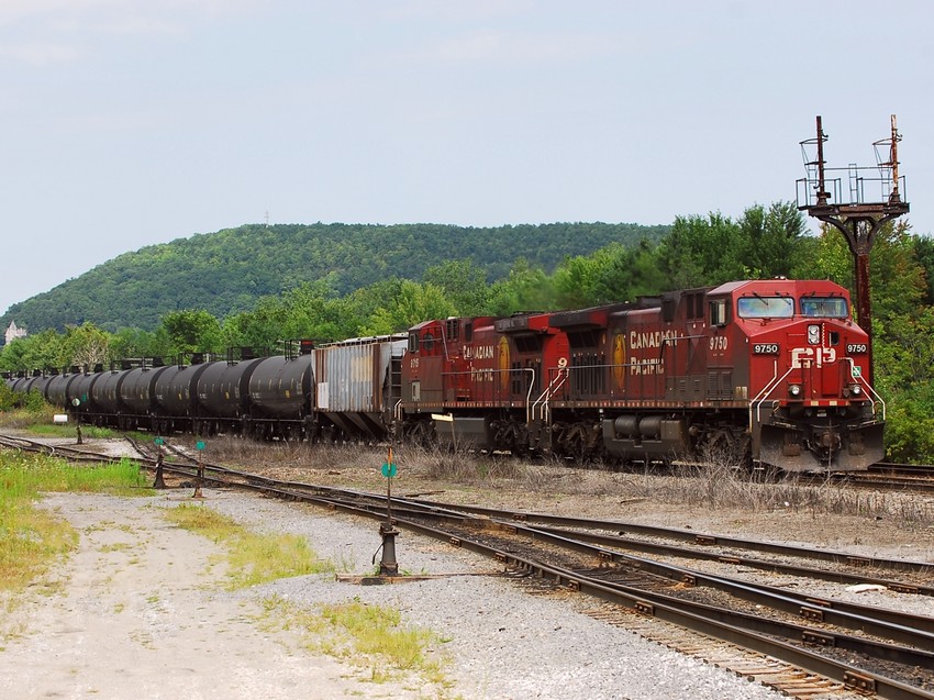 Photo of CP 666-012 arrives in Whitehall, NY