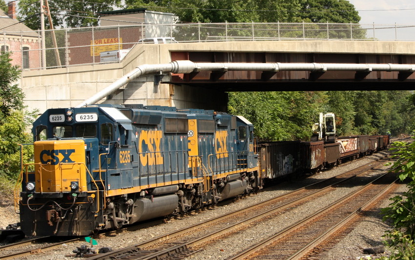 Photo of CSX work train (B741) drops ties on the yard lead