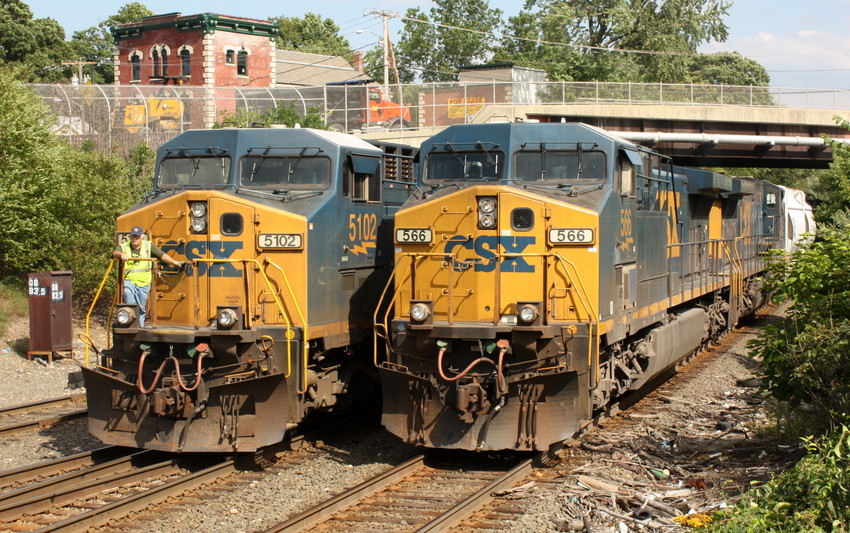 Photo of Q422 and Q423 side by side