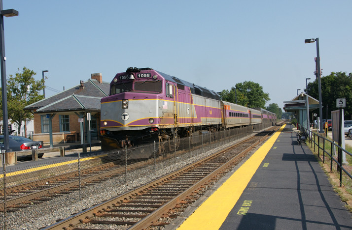 Photo of Norwood Central with a Franklin outbound