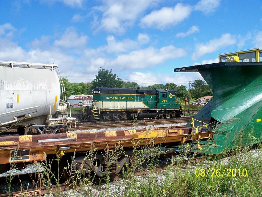 Photo of MER GP9 764 in Rockland.