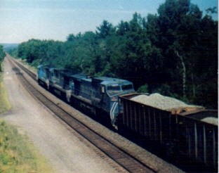 Photo of trap rock train at washington ma with conrail power