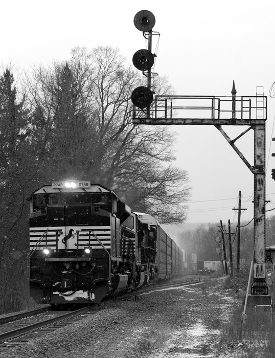 Photo of CP 938 with NS 2742 at Afton Signals