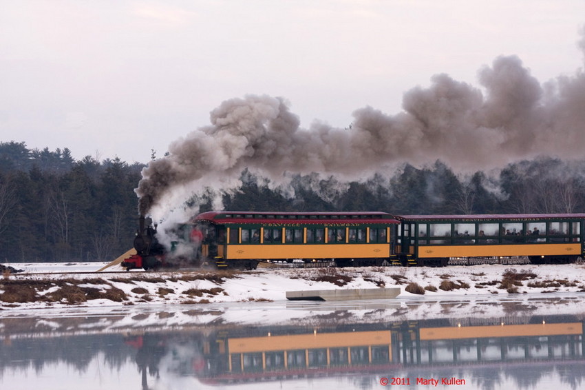 Photo of FIRST TRAIN - LAST DAY - EDAVILLE