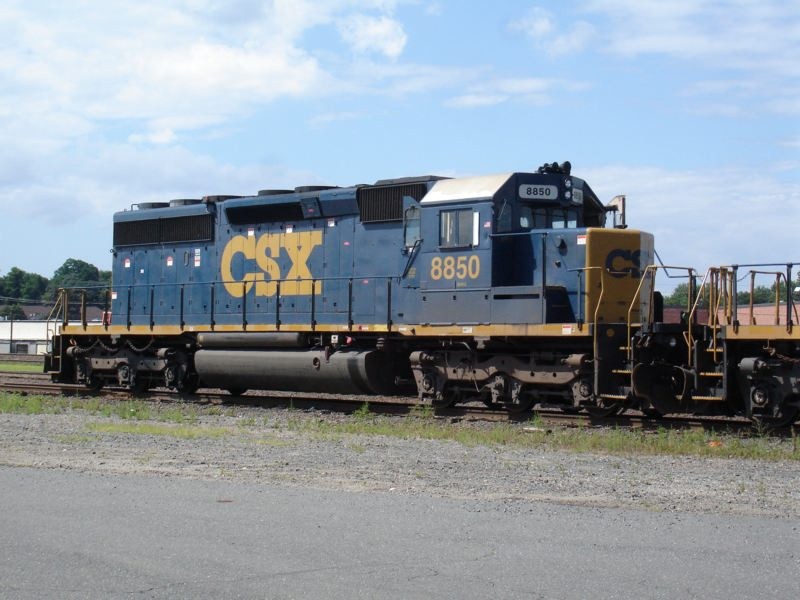 Photo of CSX 8850 Sits in West Springfield Yard