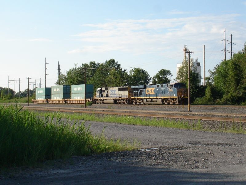 Photo of CSX Easbound Arrives at Selkirk