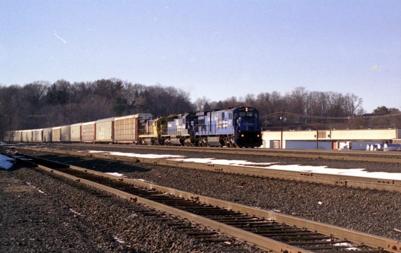 Photo of Conrail Eastbound passes through West Springfield Yard