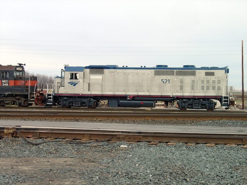 Photo of Amtrak 521 sits in Selkirk Yard