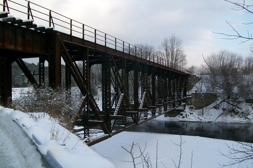 Photo of New Hampshire & Vermont Bridge: Woodsville, NH