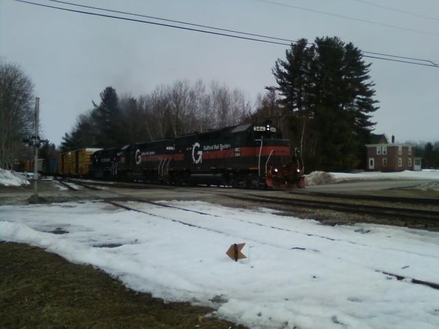 Photo of 3 engines lead westbound in Auburn, ME