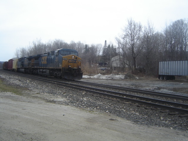 Photo of csx q425 westbound @ mp143 hinsdale ma