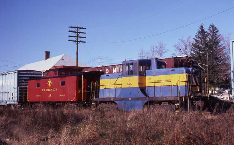 Photo of M&NJ 44T #1 & Warrenton RR Caboose Middletown NY