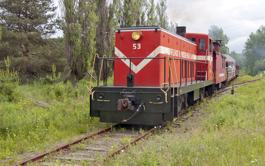 Photo of BML#53 passing the City Point Central Railroad Museum turnout, Belfast, ME