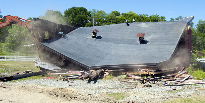 Photo of Demolition of the BMLRR Engine House, Belfast, ME (Image #6 of 9)