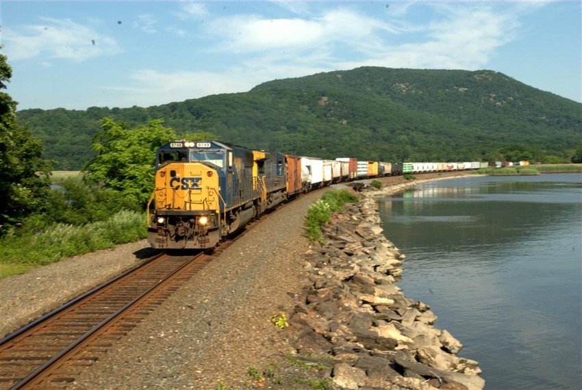 Photo of Southbound Mixed Freight