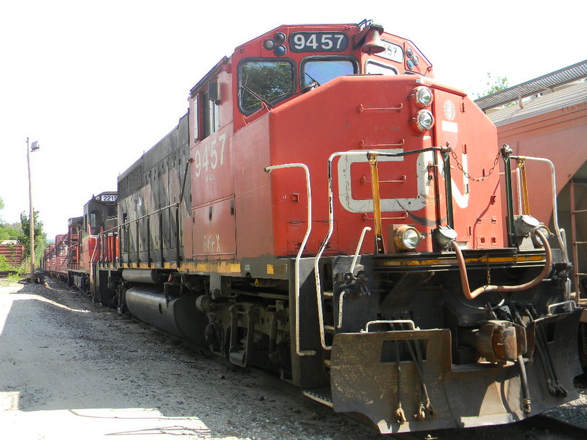 Photo of Canadian National GP-40 #9427