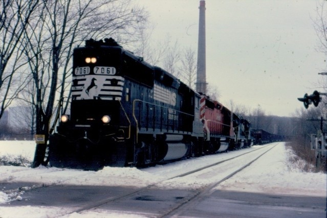 Photo of NS power at Mt. Tom