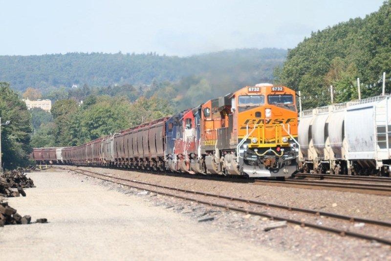 Photo of First BNSF Grain Extra