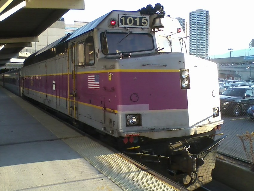 Photo of MBTA EMD F40PH 1015