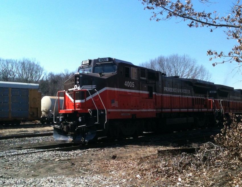 Photo of P&W 4005 & 4001 in Willimantic