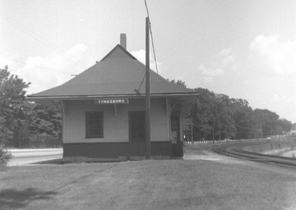 Photo of B&M Station, Tyngsboro MA  6/26/54