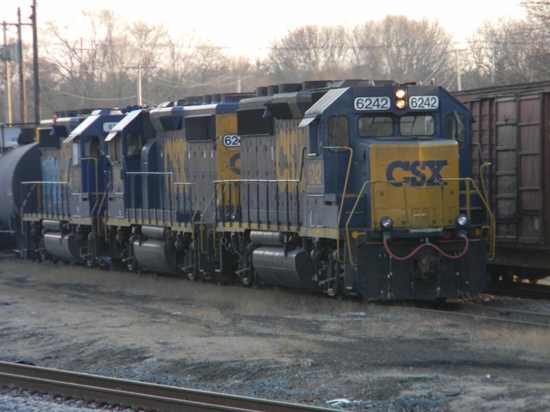 Photo of CSX GP-40-2's in Middleboro