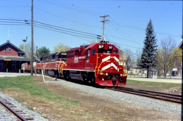 Photo of GMRC 263 with P&W power