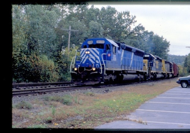Photo of RJED with lease and CSX power