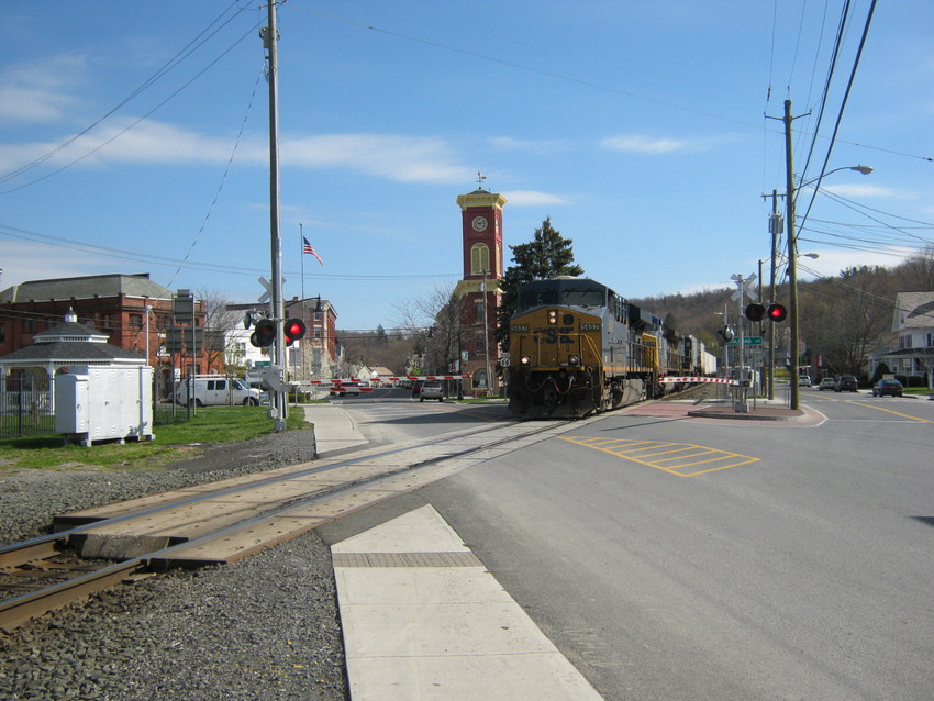 Photo of Q01904 Route 66 Crossing