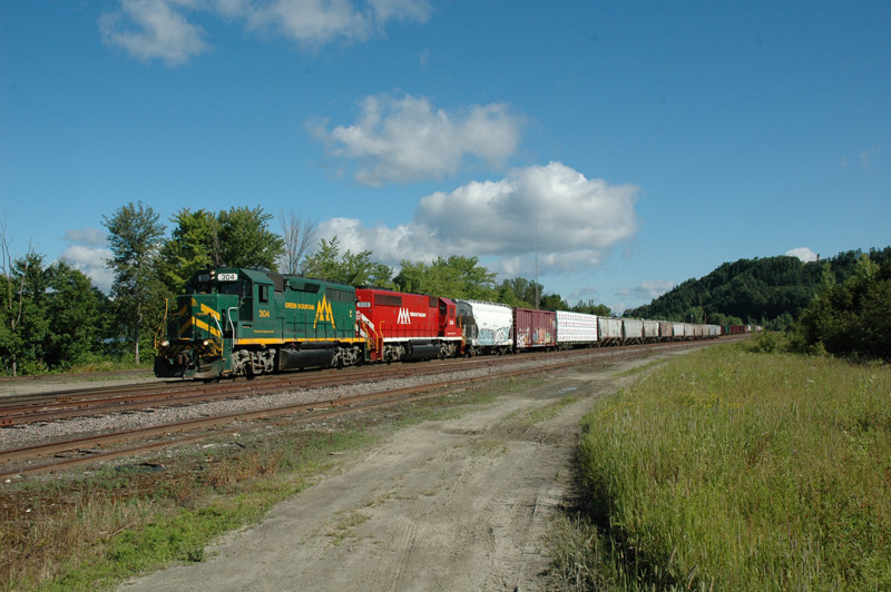 Photo of GMRC #304 leads NPWJ at Newport, VT
