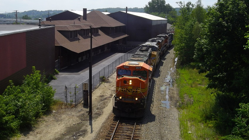 Photo of Oil-Xtra number 5 passes by Lewiston Station