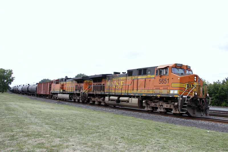 Photo of Loaded Oil train at Berea, OH