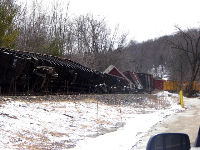 Photo of housatonic railroad nx12 derailed again this time in lee ma