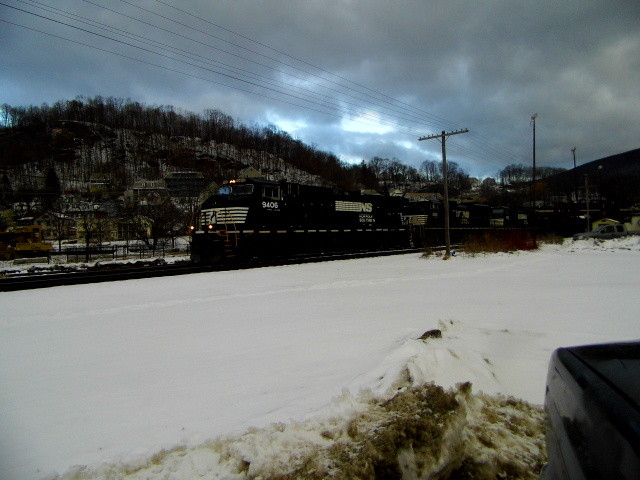 Photo of norfolk southern bow loaded coal train eastbound @ north adams ma