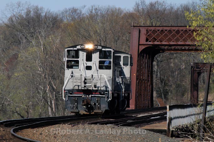 Photo of Amtrak Work Engines cross Connecticut River