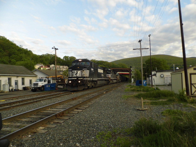 Photo of norfolksouthern loaded bow coal train eastbound