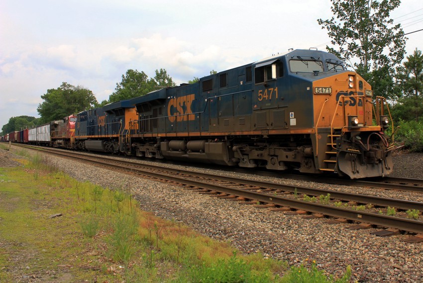 Photo of BNSF #690 trails on POSE