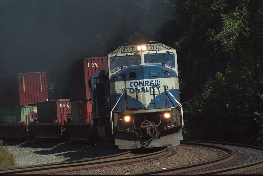Photo of Conrail SD80MAC's on the hill westbound