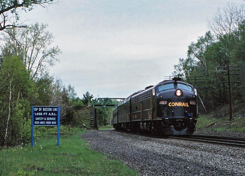 Photo of CONRAIL Inspection train at Hinsdale, Ma. near Washington.